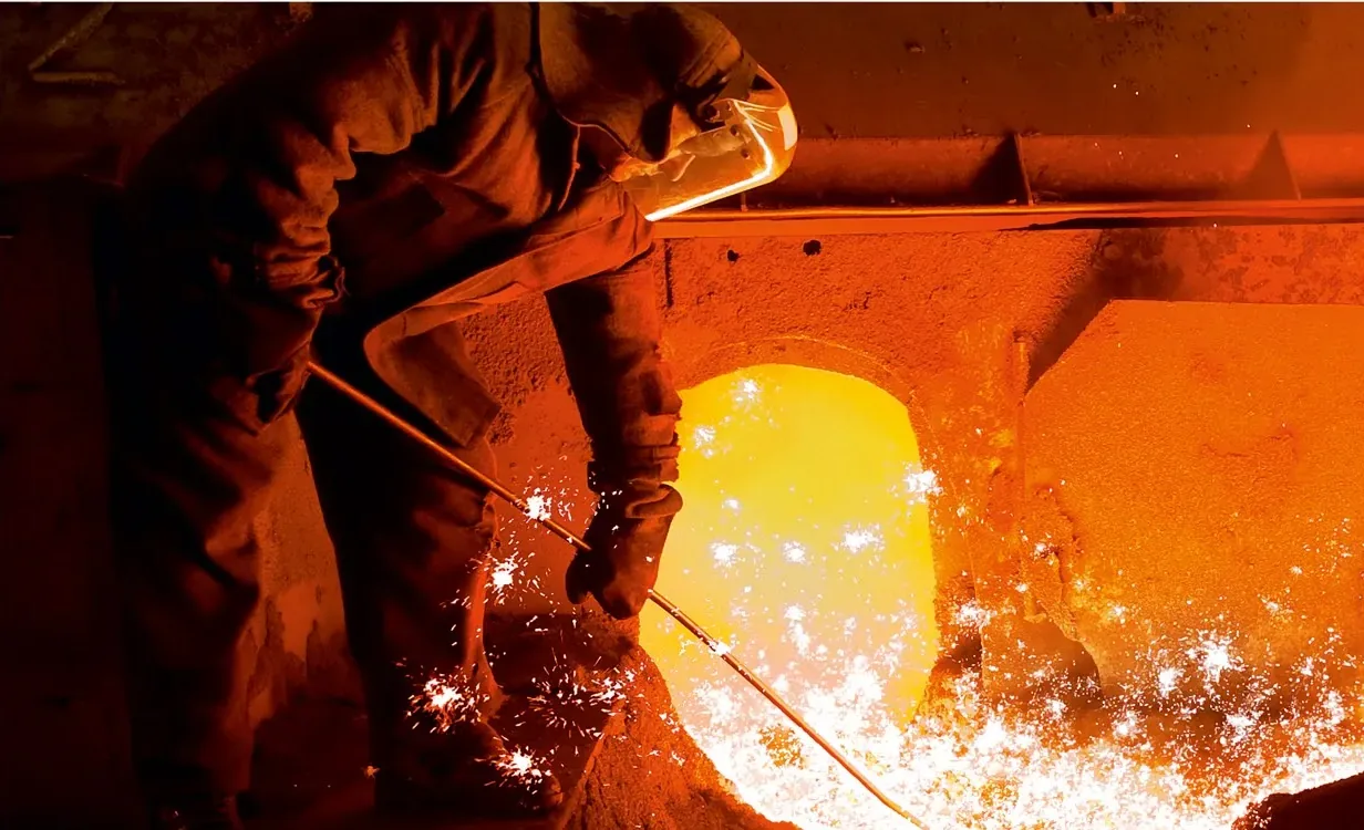 Tapping molten metal at the Navkardeep melt shop